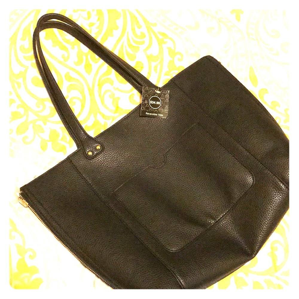 Reversible tote